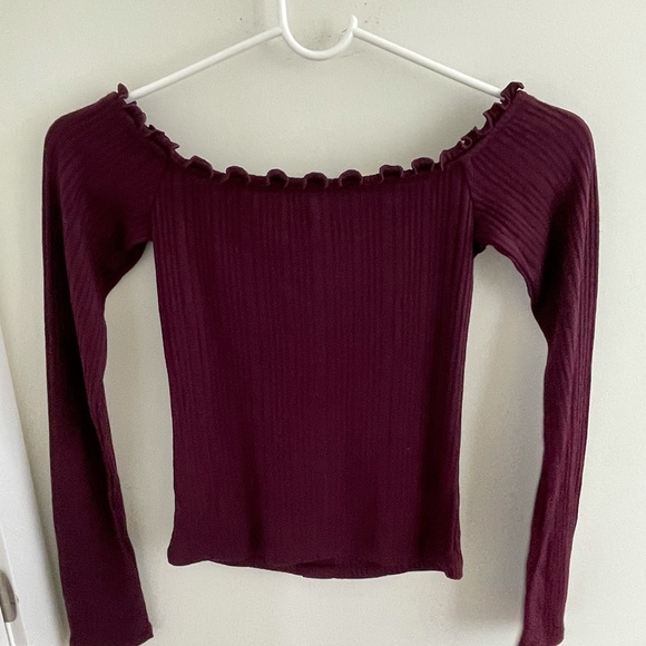 Burgundy Off-the-shoulder Top - Picture 3 of 3